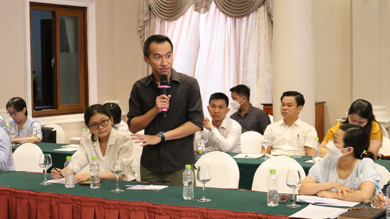 Đại diện doanh nghiệp nêu lên các vướng mắc về chính sách ngân hàng.