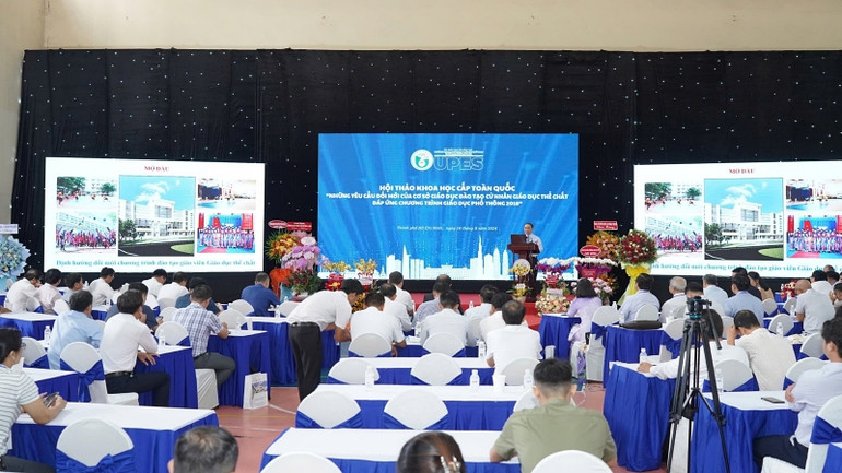 Quang cảnh hội thảo. Quang cảnh hội thảo.