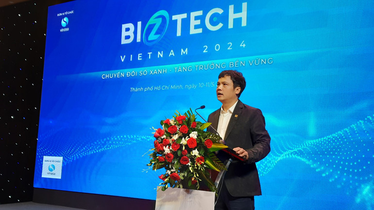 Ông Nguyễn Văn Khoa, Chủ tịch Hiệp hội Phần mềm và Dịch vụ công nghệ thông tin Việt Nam phát biểu tại lễ khai mạc. Ông Nguyễn Văn Khoa, Chủ tịch Hiệp hội Phần mềm và Dịch vụ công nghệ thông tin Việt Nam phát biểu tại lễ khai mạc.