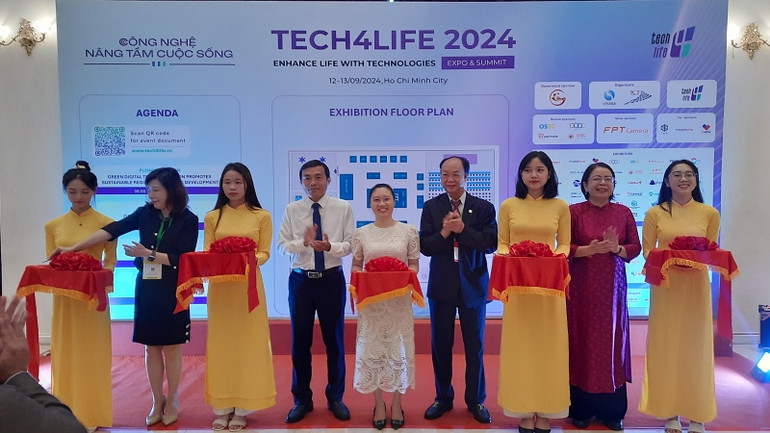 Nghi thức khai mạc Tech4life 2024.