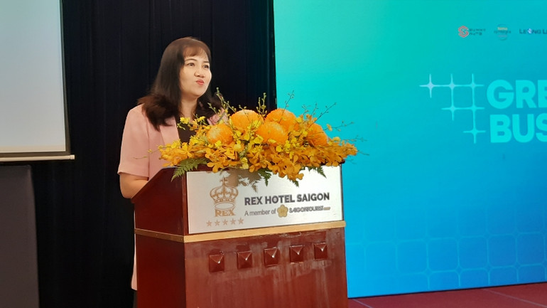 Bà Cao Thị Phi Vân, Phó Giám đốc Trung tâm Xúc tiến thương mại và đầu tư Thành phố Hồ Chí Minh phát biểu tại diễn đàn.