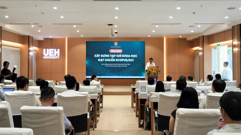 Quang cảnh tọa đàm.