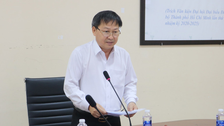 Giáo sư, Tiến sĩ Nguyễn Văn Phước, Chủ tịch Liên Hiệp các Hội Khoa học và Kỹ thuật Thành phố Hồ Chí Minh tổng kết hội thảo.