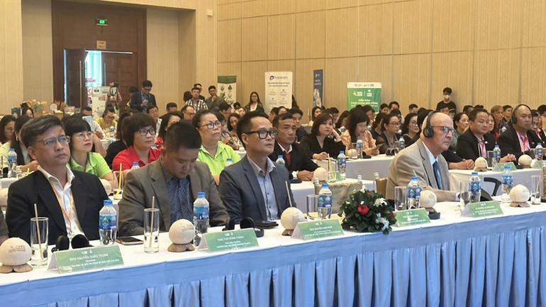 Các đại biểu tham dự Diễn đàn.