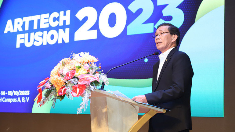 Giáo sư, Tiến sĩ Sử Đình Thành, Hiệu trưởng Đại học Kinh tế Thành phố Hồ Chí Minh phát biểu khai mạc.