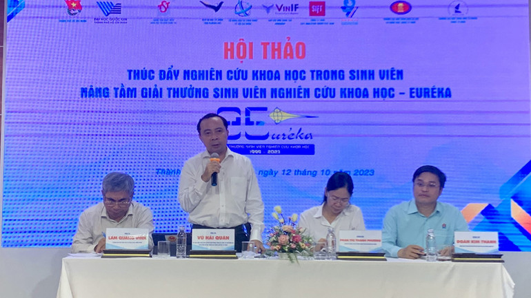 Phó Giáo sư, Tiến sĩ Vũ Hải Quân, Giám đốc Đại học Quốc gia Thành phố Hồ Chí Minh phát biểu.