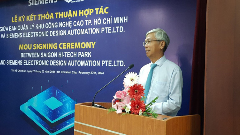 Đồng chí Võ Văn Hoan, Phó Chủ tịch Ủy ban nhân dân Thành phố Hồ Chí Minh phát biểu tại lễ ký kết. Đồng chí Võ Văn Hoan, Phó Chủ tịch Ủy ban nhân dân Thành phố Hồ Chí Minh phát biểu tại lễ ký kết.