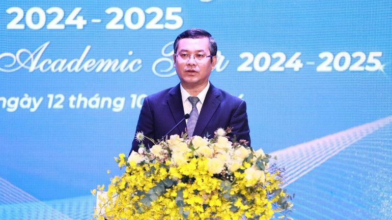 Thứ trưởng Giáo dục và Đào tạo Nguyễn Văn Phúc phát biểu tại Lễ khai giảng.