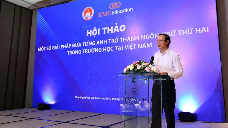 Thứ trưởng Giáo dục và Đào tạo Phạm Ngọc Thưởng phát biểu tại hội thảo.