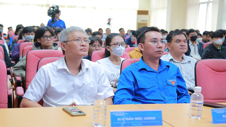 Các đại biểu tham dự buổi phát động Hội thi “Thử thách trí tuệ nhân tạo Thành phố Hồ Chí Minh năm 2023”.