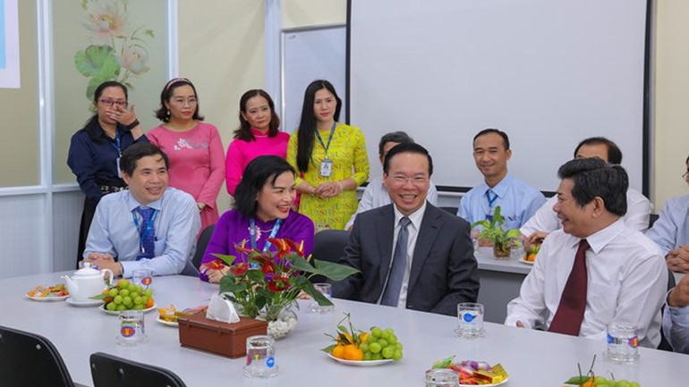 Chủ tịch nước Võ Văn Thưởng thăm Khoa Triết học của Trường Đại học Khoa học xã hội và Nhân văn. Chủ tịch nước Võ Văn Thưởng thăm Khoa Triết học của Trường Đại học Khoa học xã hội và Nhân văn.