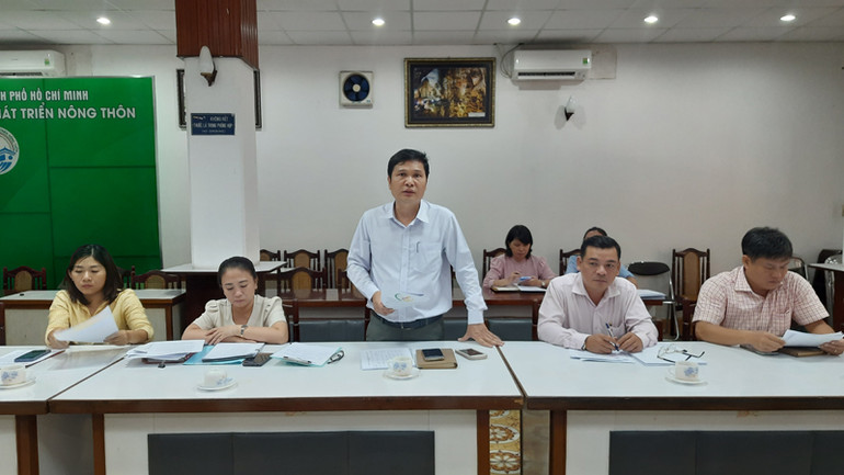 Ban tổ chức phát biểu tại buổi công bố giải thưởng “Thương hiệu Vàng nông nghiệp Thành phố Hồ Chí Minh”.