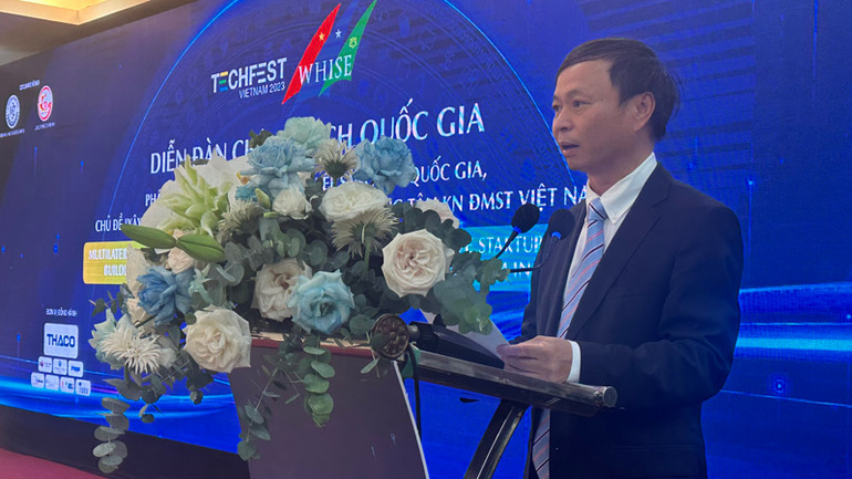 Thứ trưởng Khoa học và Công nghệ Hoàng Minh phát biểu tại Diễn đàn.