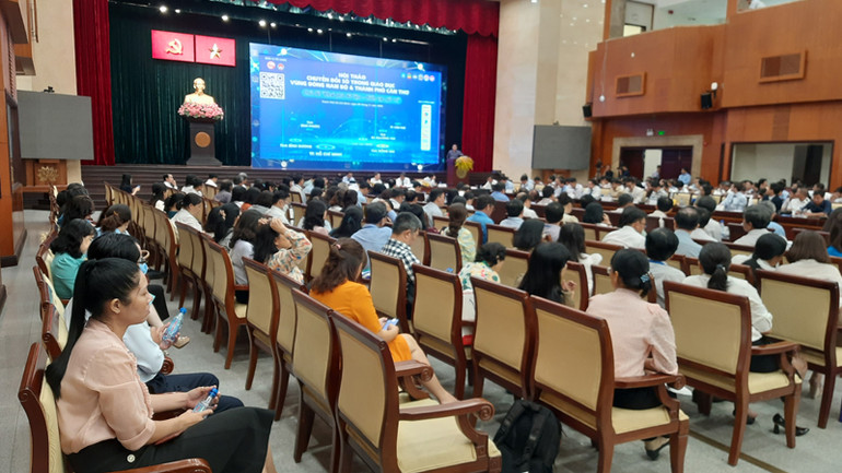 Quang cảnh hội thảo. Quang cảnh hội thảo.