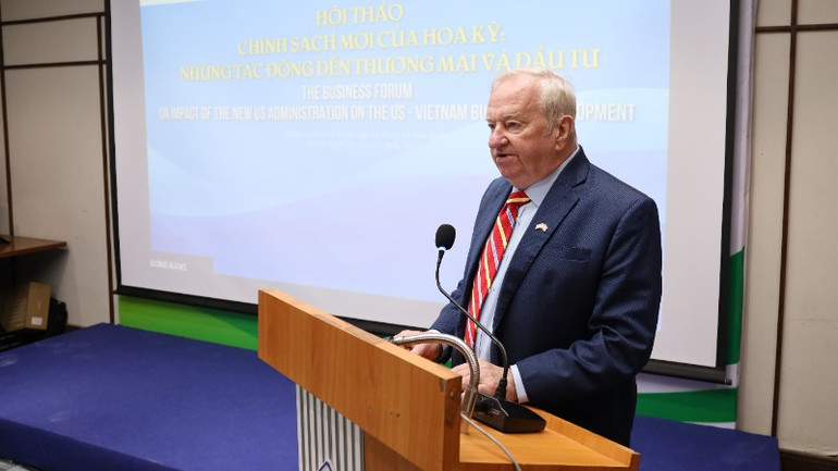 Đại biểu phát biểu tại hội thảo.