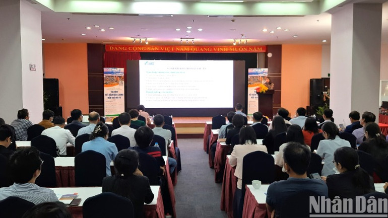 Quang cảnh tọa đàm.