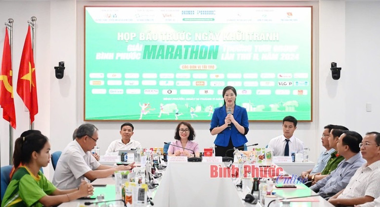 Phó Chủ tịch UBND thành phố Đồng Xoài Dương Thị Thảo thông tin đầy đủ về địa điểm lưu trú của thành phố khi các vận động viên về dự giải. Phó Chủ tịch UBND thành phố Đồng Xoài Dương Thị Thảo thông tin đầy đủ về địa điểm lưu trú của thành phố khi các vận động viên về dự giải.