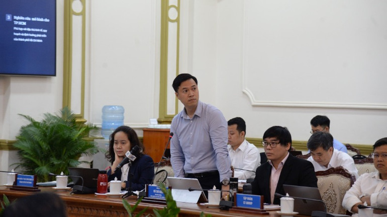 Đại biểu đóng góp mô hình xây dựng Trung tâm Công nghệ cao đa mục tiêu.