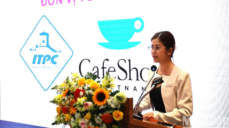 Đại biểu phát biểu tại buổi cung cấp thông tin.