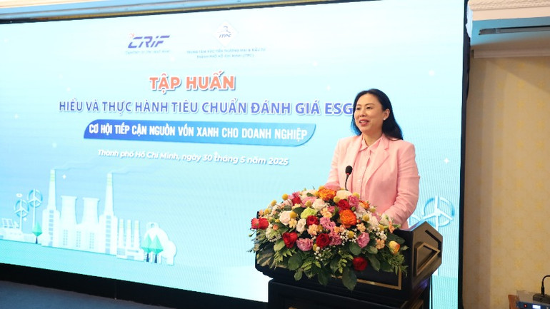 Bà Hồ Thị Quyên, Phó Giám đốc Trung tâm Xúc tiến Thương mại và Đầu tư Thành phố Hồ Chí Minh phát biểu tại buổi tập huấn. Bà Hồ Thị Quyên, Phó Giám đốc Trung tâm Xúc tiến Thương mại và Đầu tư Thành phố Hồ Chí Minh phát biểu tại buổi tập huấn.