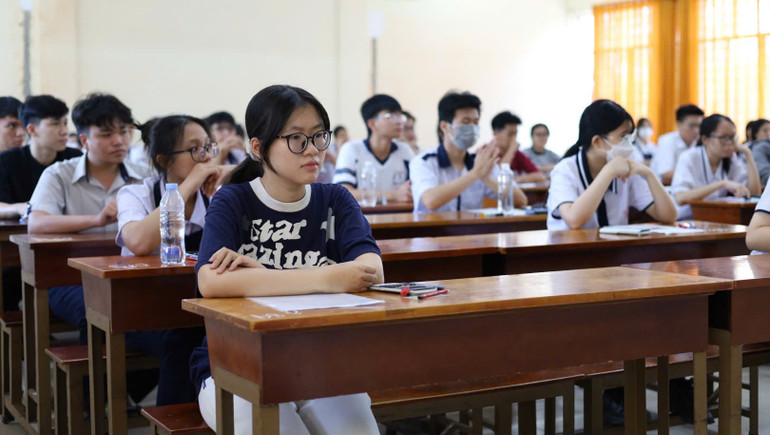Các thí sinh tham gia kỳ thi đánh giá năng lực Đại học Quốc gia Thành phố Hồ Chí Minh đợt 1 năm 2025