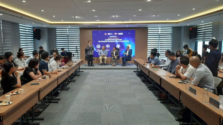 Quang cảnh tọa đàm.