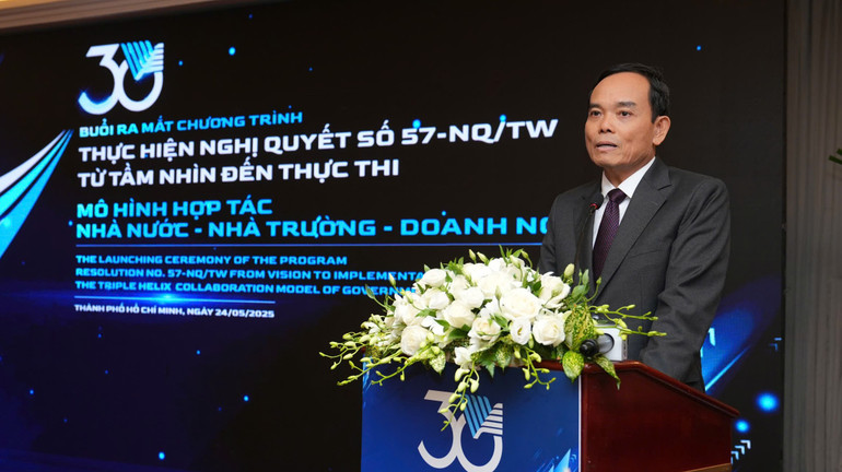 Đồng chí Trần Lưu Quang, Bí thư Trung ương Đảng, Trưởng Ban chính sách, chiến lược Trung ương phát biểu tại chương trình.