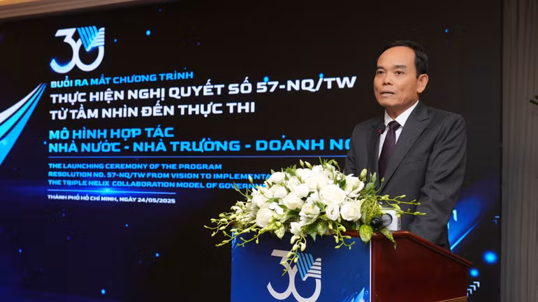 Đồng chí Trần Lưu Quang, Bí thư Trung ương Đảng, Trưởng Ban chính sách, chiến lược Trung ương phát biểu tại chương trình.