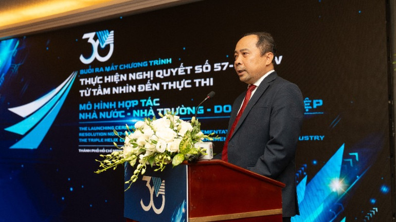 Phó Giáo sư, Tiến sĩ Vũ Hải Quân, Giám đốc Đại học quốc gia Thành phố Hồ Chí Minh phát biểu tại chương trình.