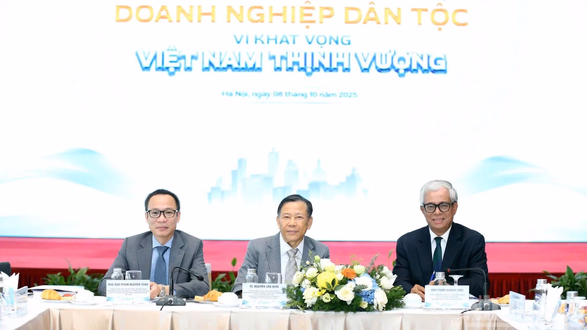 Chủ trì hội thảo. (Ảnh: HNV)