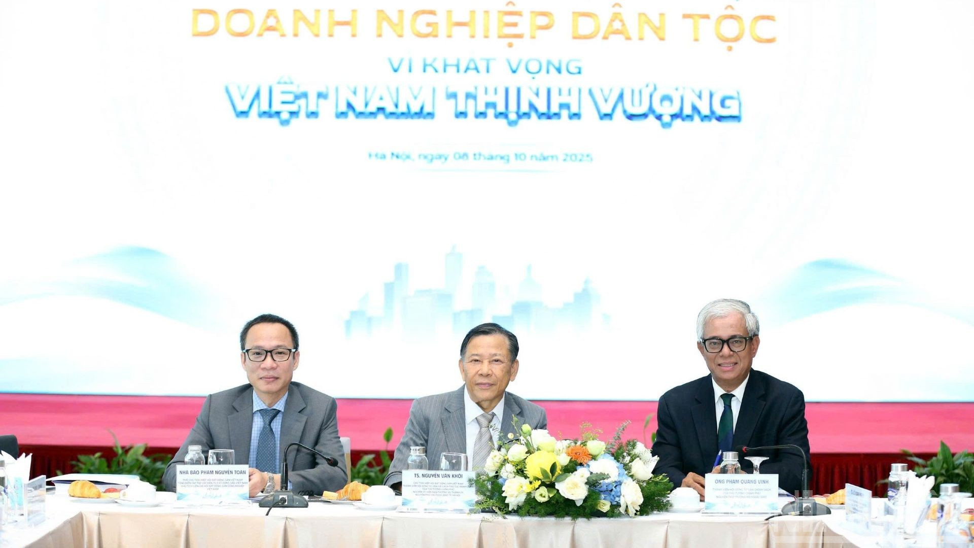 Chủ trì hội thảo. (Ảnh: HNV)