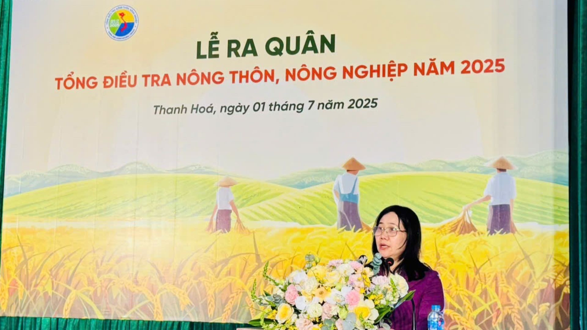 Cục trưởng Cục Thống kê Nguyễn Thị Hương. (Ảnh: THANH LƯƠNG) raquan5.jpg
