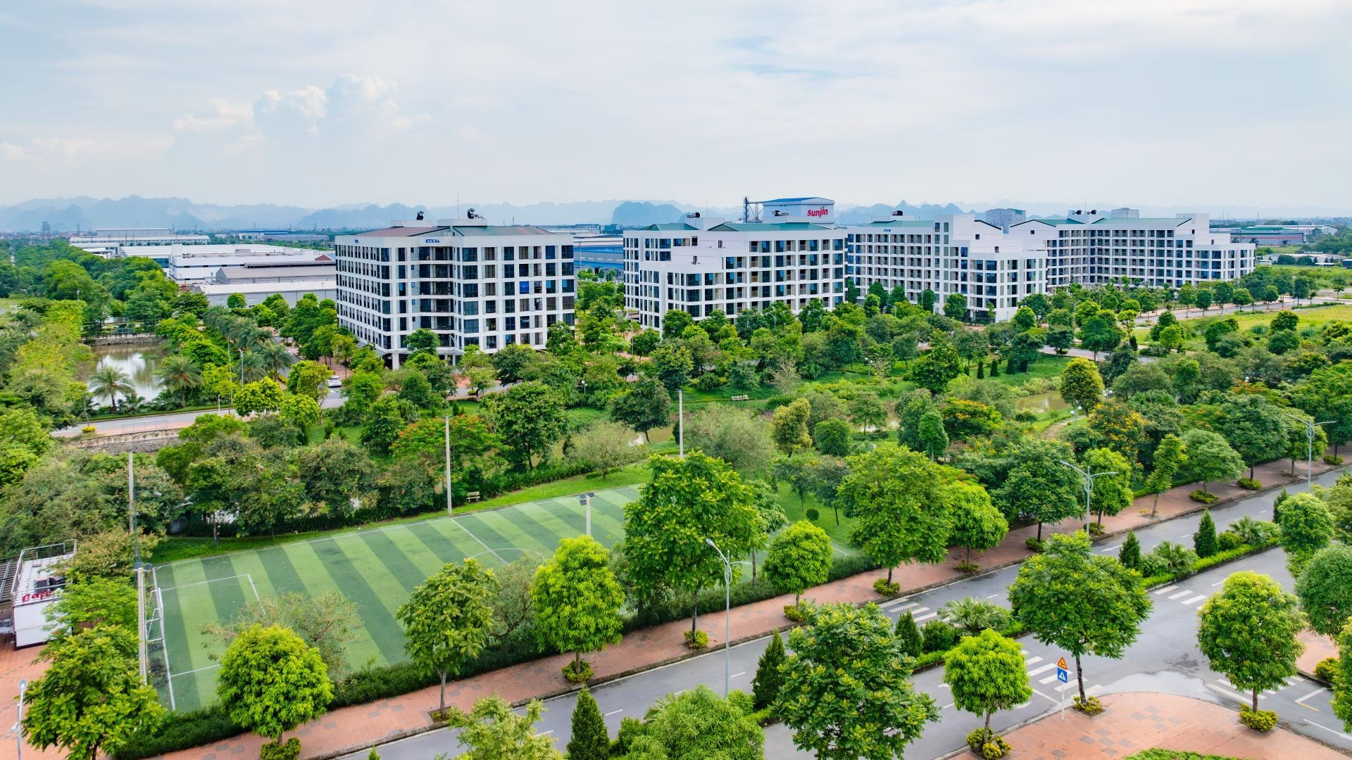 Không nhất thiết mọi công trình phải đạt chuẩn "xanh toàn diện" ngay từ đầu nhưng quan trọng vẫn là tạo chuyển biển nhận thức và hành động để ứng dụng công nghệ xanh trong lĩnh vực này. (Ảnh: PV)