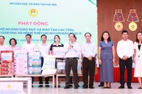 Đồng chí Trần Thế Cương, Thành ủy viên, Giám đốc Sở Giáo dục và Đào tạo Hà Nội xúc động chia sẻ tại lễ phát động.