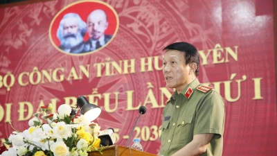 Đại tướng Lương Tam Quang, Ủy viên Bộ Chính trị, Bộ trưởng Công an phát biểu ý kiến tại Đại hội.