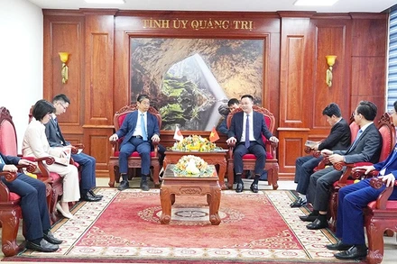 Bí thư Tỉnh ủy Quảng Trị Lê Ngọc Quang tiếp Đại sứ Nhật Bản Ito Naoki và đoàn công tác.