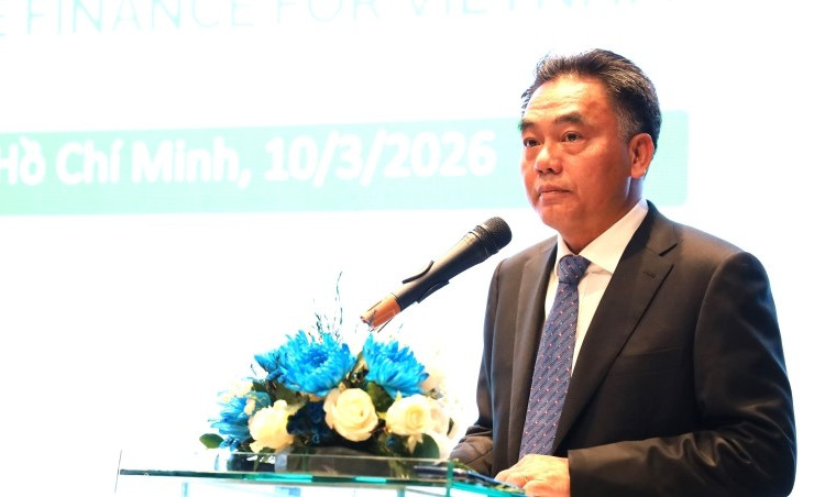 Ông Nguyễn Lộc Hà, Phó Chủ tịch Thường trực Ủy ban nhân dân Thành phố Hồ Chí Minh phát biểu tại diễn đàn.