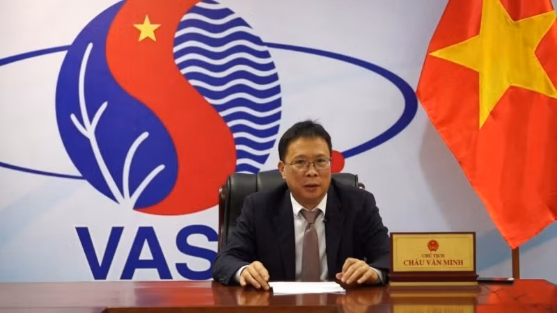 Giáo sư, Viện sĩ Châu Văn Minh, Chủ tịch Viện Hàn lâm Khoa học và Công nghệ Việt Nam.