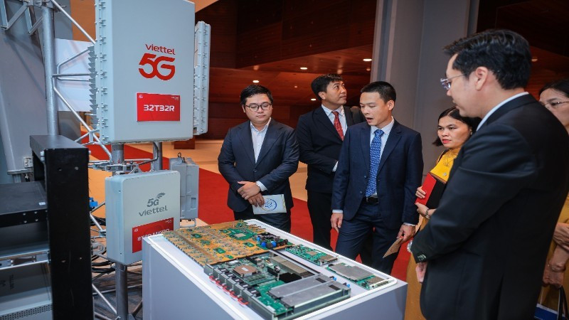 Trình diễn sản phẩm công nghệ chiến lược tại sự kiện do Bộ Khoa học và Công nghệ tổ chức.