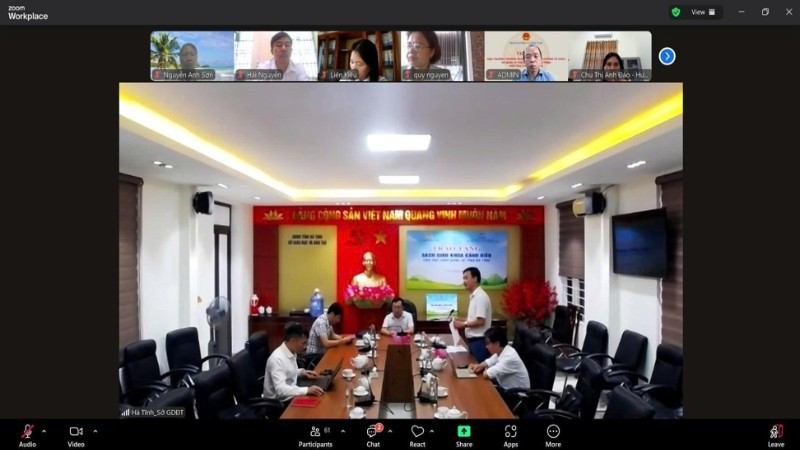 Điểm cầu chính tại một hội nghị trực tuyến các cụm chuyên môn Tiểu học toàn tỉnh của Sở Giáo dục và Đào tạo Hà Tĩnh.