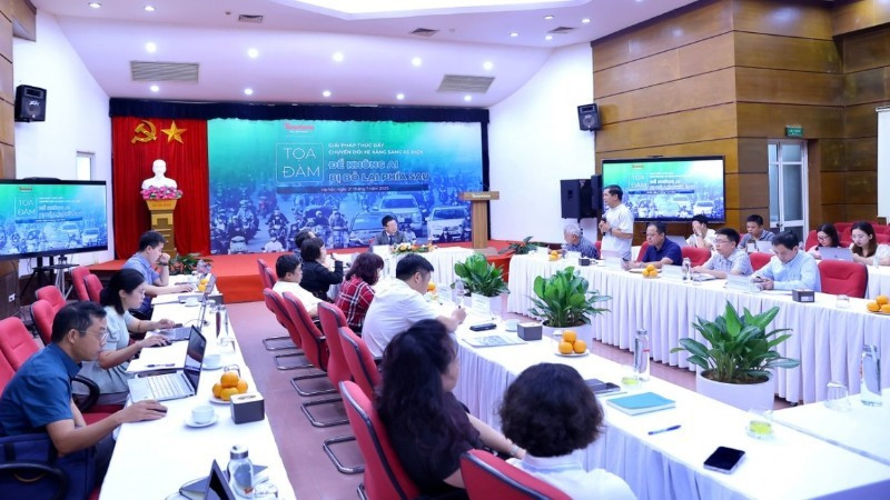 Quang cảnh tọa đàm.