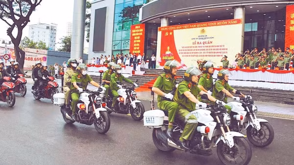 Công an thành phố Đà Nẵng ra quân cao điểm.