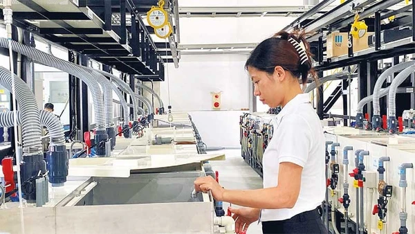 Dây chuyền sản xuất của Công ty ONAGA (Nhật Bản) tại Khu công nghiệp hỗ trợ Nam Hà Nội.