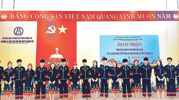 Ra mắt bộ trang phục sinh hoạt cộng đồng của dân tộc Chứt ở phía tây tỉnh Quảng Trị.