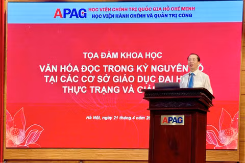 Phó Giáo sư, Tiến sĩ Nguyễn Bá Chiến, Giám đốc Học viện Hành chính và Quản trị công