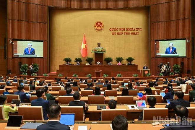Ngày làm việc thứ hai Kỳ họp thứ nhất, Quốc hội khóa XVI. (Ảnh: DUY LINH)
