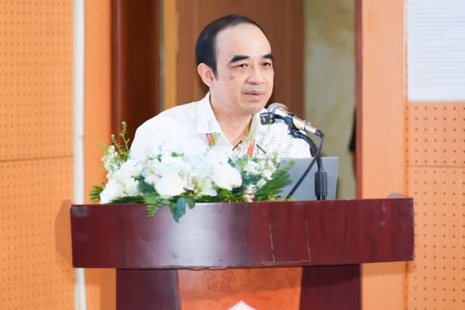Giáo sư, Tiến sĩ Nguyễn Hữu Tú, Hiệu trưởng Trường Đại học Y Hà Nội phát biểu.