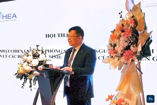 Phó Giáo sư, Tiến sĩ Nguyễn Trung Anh, Chủ tịch Hội Lão khoa Việt Nam, Giám đốc Bệnh viện Lão khoa Trung ương phát biểu.