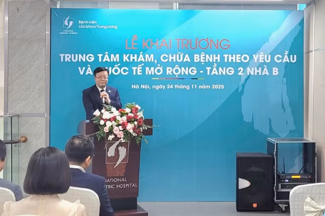 Phó Giáo sư, Tiến sĩ, bác sĩ Nguyễn Trung Anh, Giám đốc Bệnh viện Lão khoa Trung ương phát biểu.
