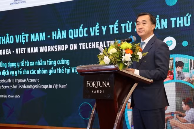 Giáo sư, Tiến sĩ Trần Văn Thuấn, Thứ trưởng Y tế phát biểu tại hội thảo.